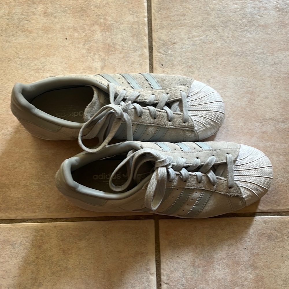 Grey suede Addis’s superstars